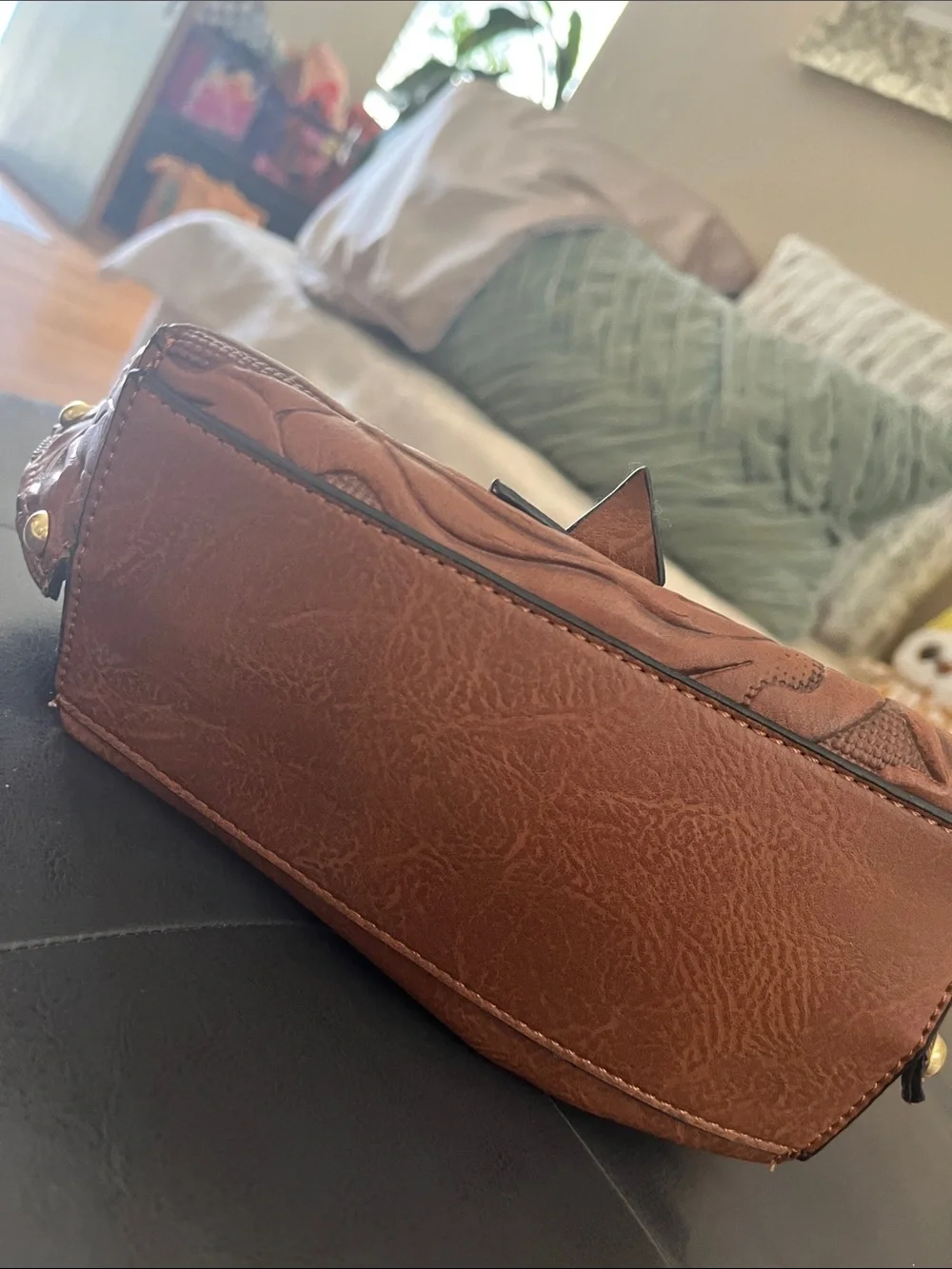Carved faux Leather Crossbody Bag in Brown